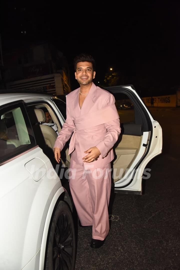 Karan Kundrra spotted in Bandra