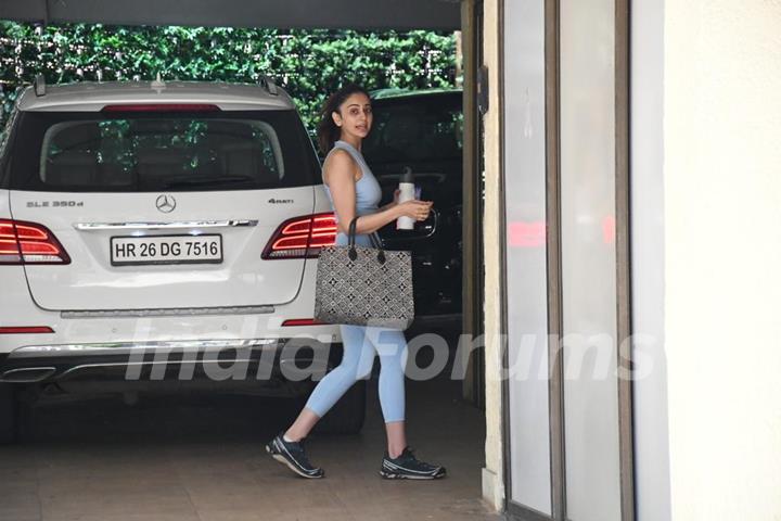 Rakul Preet Singh snapped in Bandra