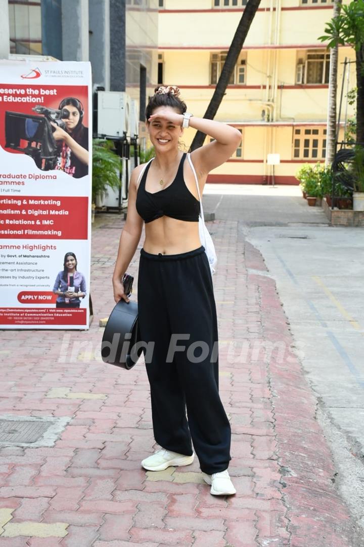 Aisha Sharma snapped in Bandra 