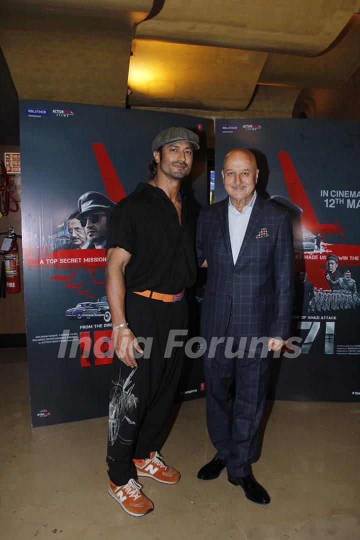 Vidyut Jammwal, Anupam Kher grace the premiere of IB 71 