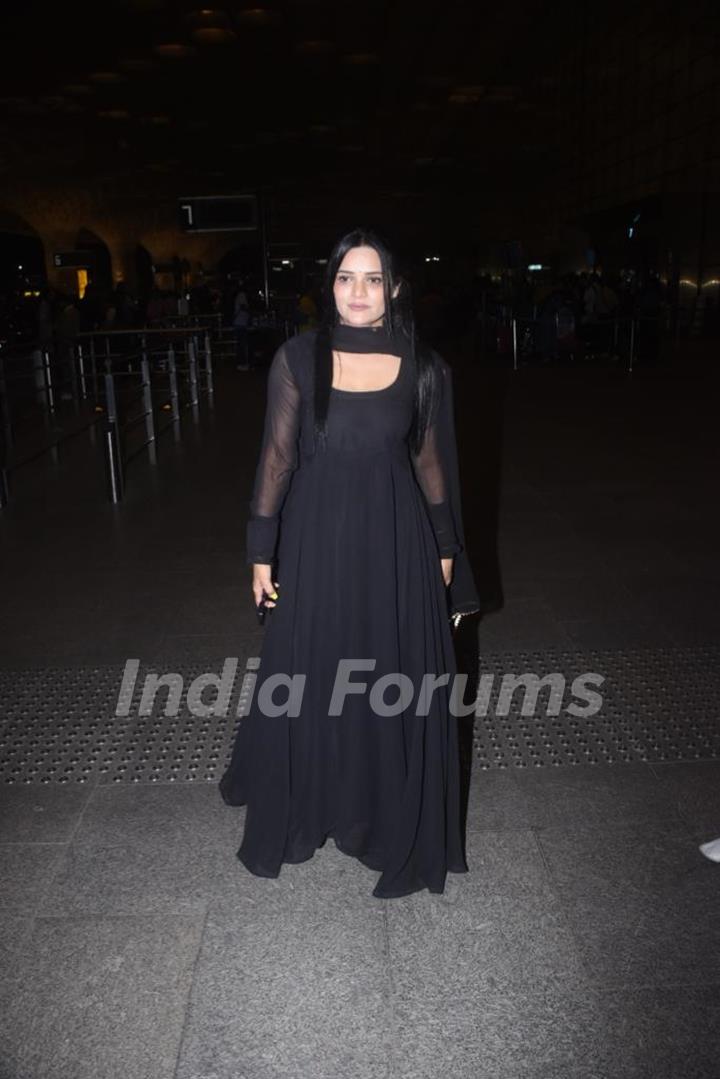 Archana Gautam  snapped at Mumbai airport 