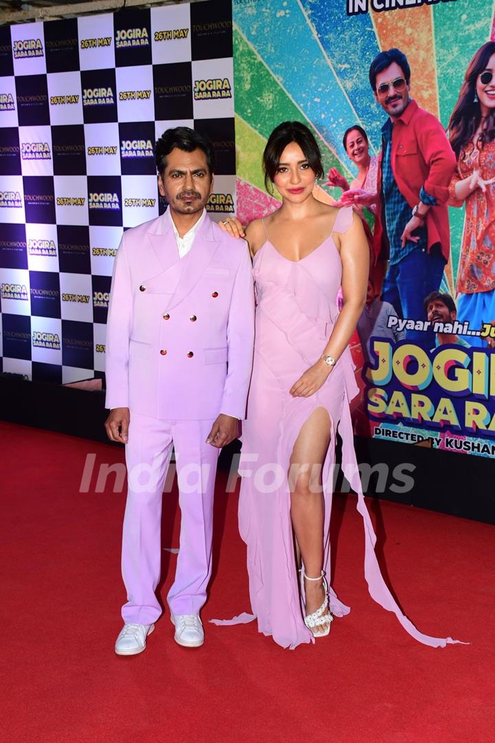 Nawazuddin Siddiqui, Neha Sharma grace the premiere of Jogira Sara Ra Ra