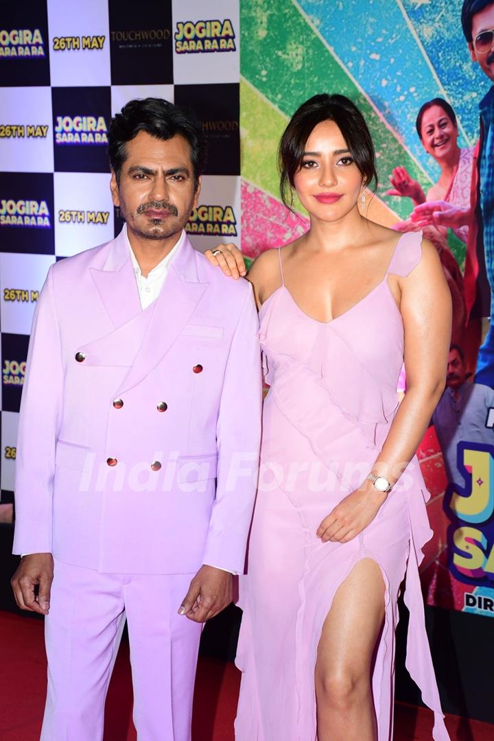 Nawazuddin Siddiqui, Neha Sharma grace the premiere of Jogira Sara Ra Ra