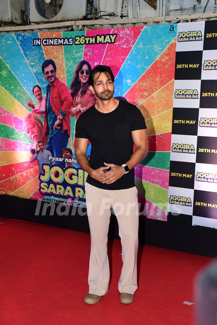 Harshvardhan Rane grace the premiere of Jogira Sara Ra Ra