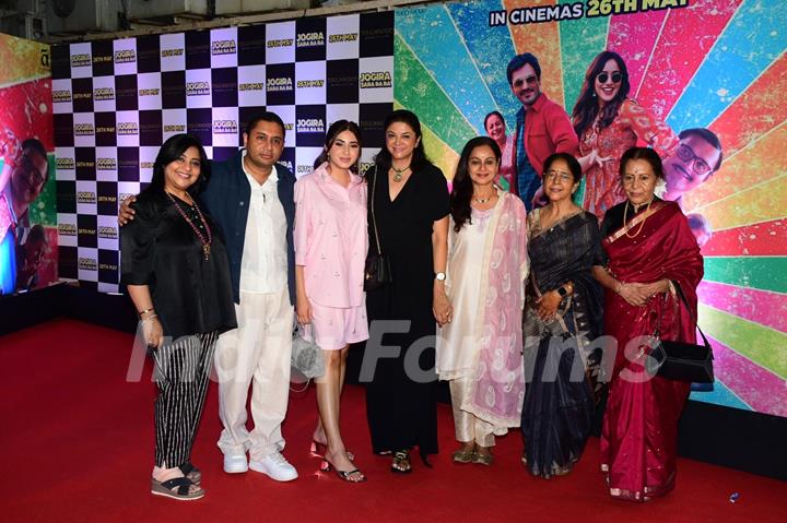 Kushan Nandy, Zarina Wahab grace the premiere of Jogira Sara Ra Ra