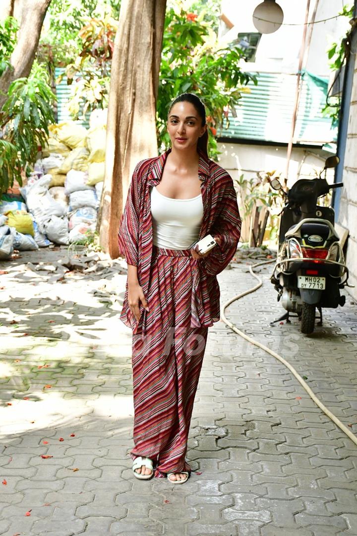 Kiara Advani snapped in Bandra 