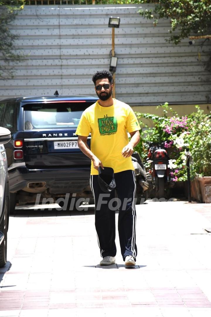 Vicky Kaushal snapped in Bandra 