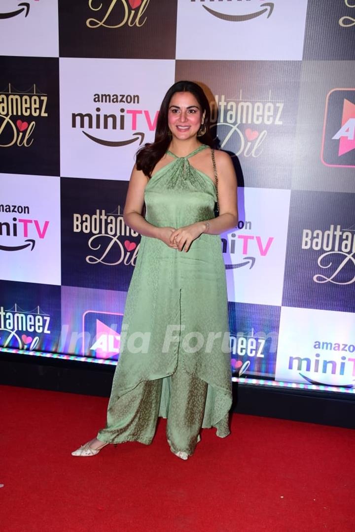 Celebrities grace the premiere of Badtameez Dil