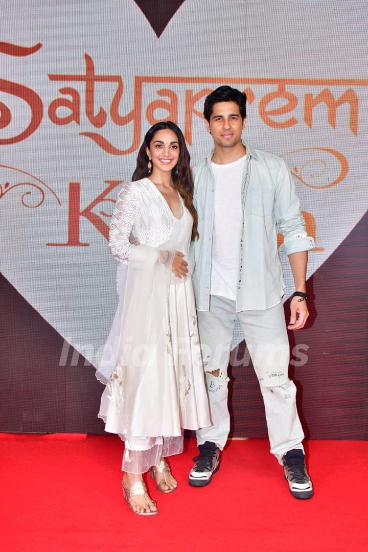 Celebrities grace the premiere of Satyaprem Ki Katha