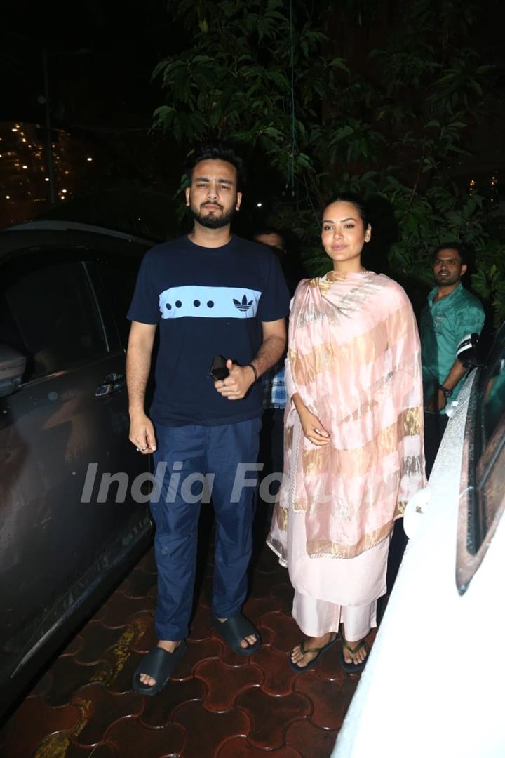 Elvish Yadav, Esha Gupta at Lalbaugcha Raja 