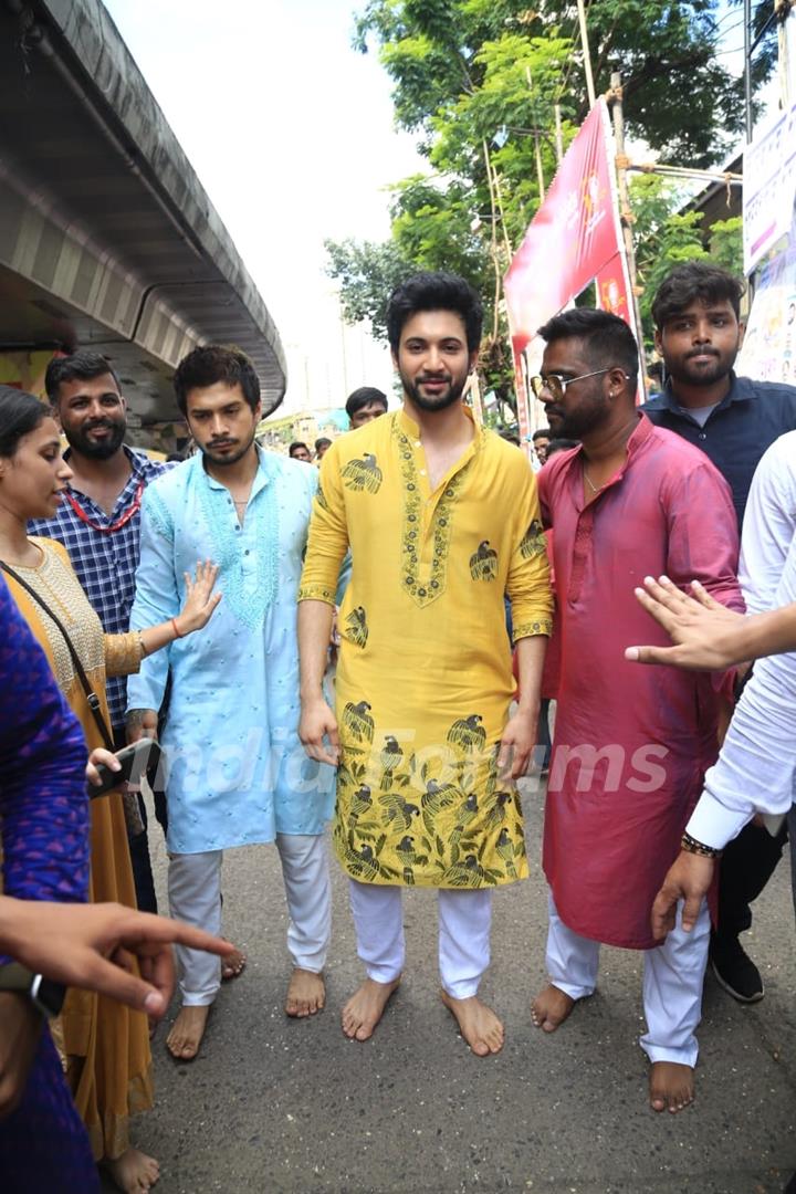 Rohit Saraf snapped at Lalbaugcha Raja to seek blessings of Ganpati 