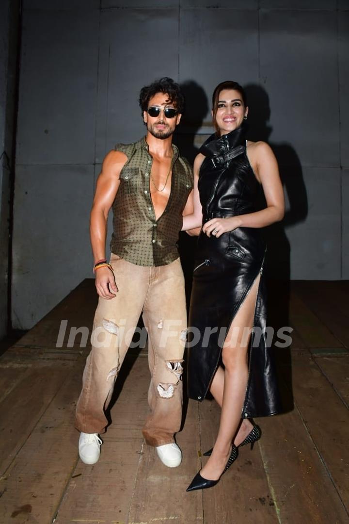 Tiger Shroff, Kriti Sanon  snapped on the sets of India’s Best Dancer 3