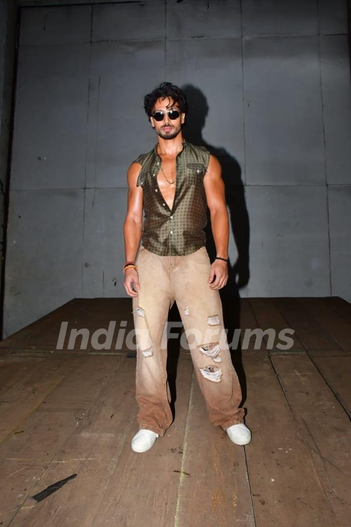 Tiger Shroff  snapped on the sets of India’s Best Dancer 3