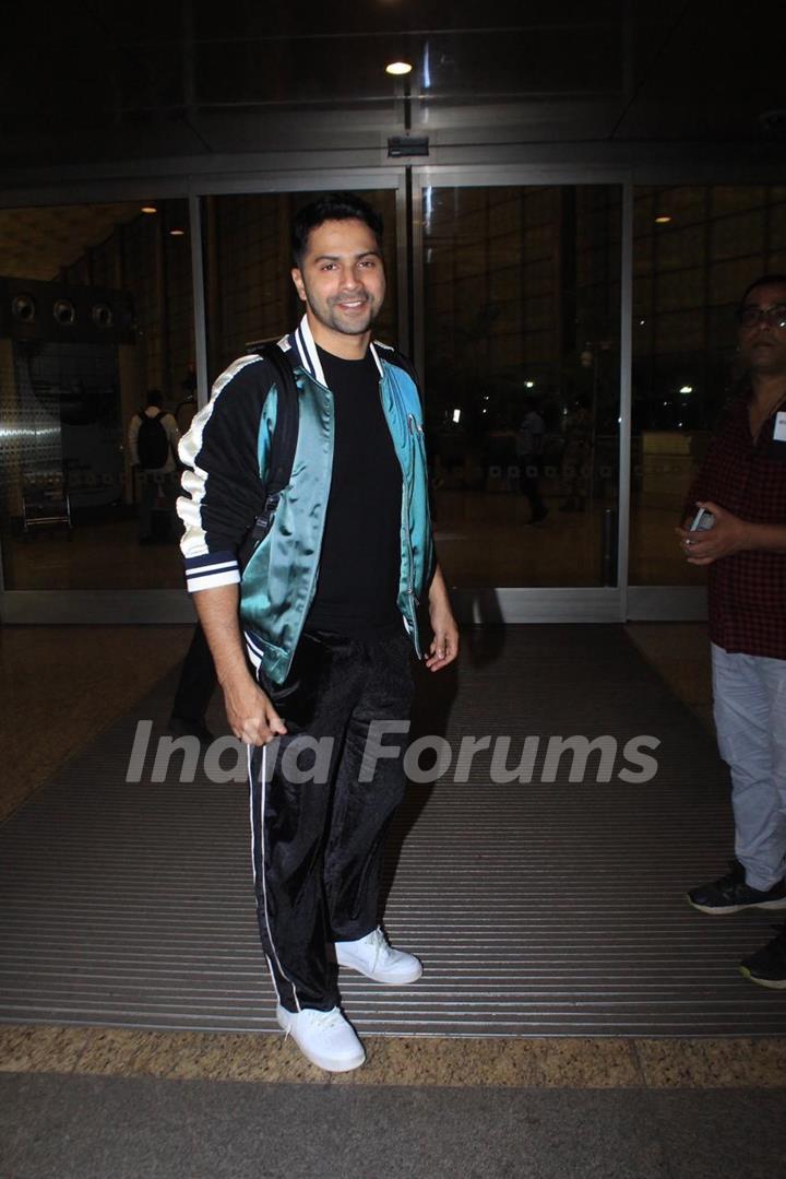 Varun Dhawan snapped at the Mumbai airport 