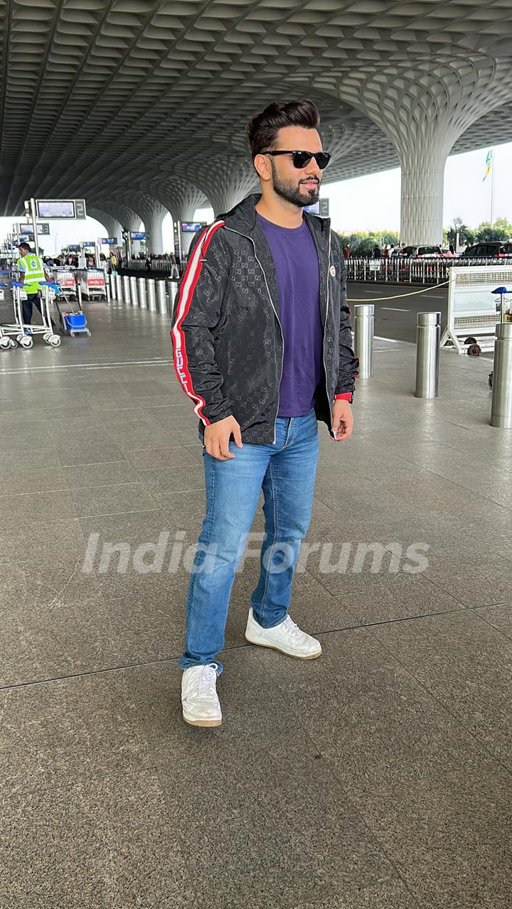 Rahul Vaidya snapped at the Mumbai airport 