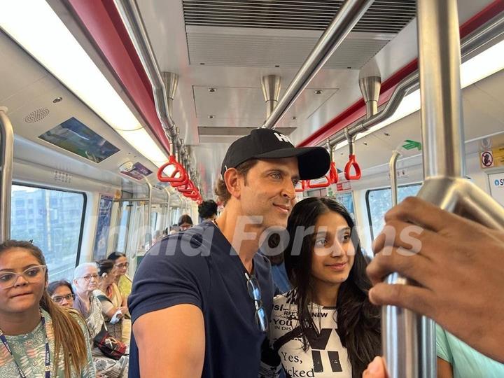 Hrithik Roshan travelling by Metro 