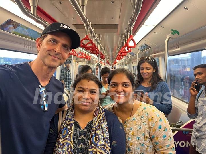 Hrithik Roshan travelling by Metro 