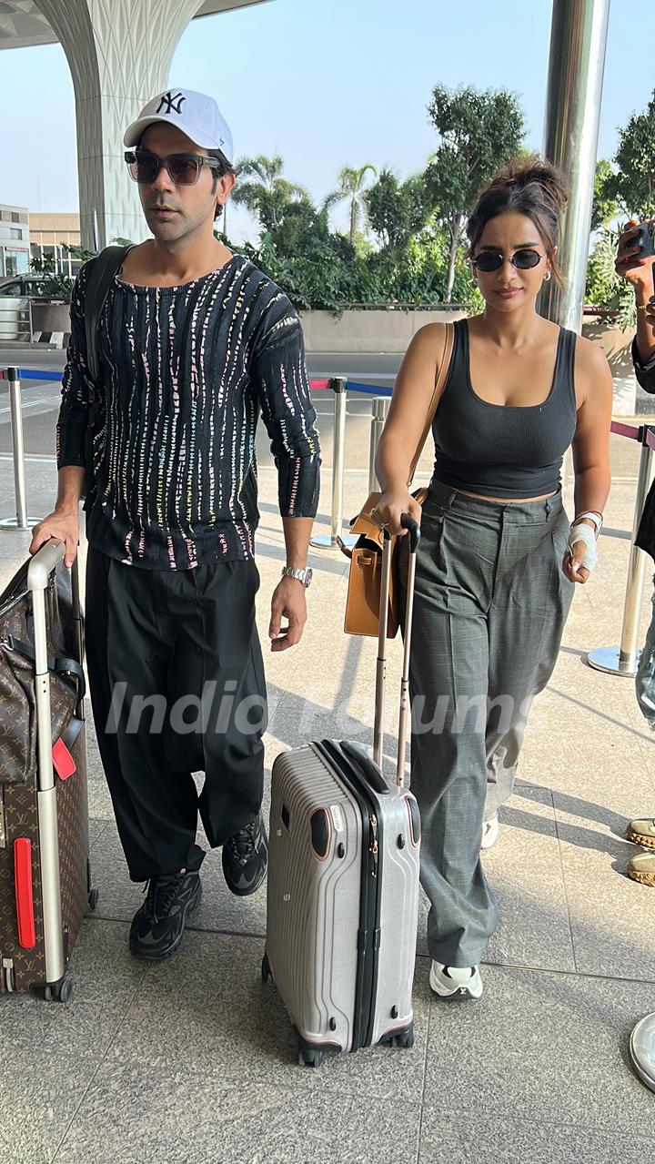 Rajkumaar Rao and Patralekhaa snapped at the Mumbai airport 