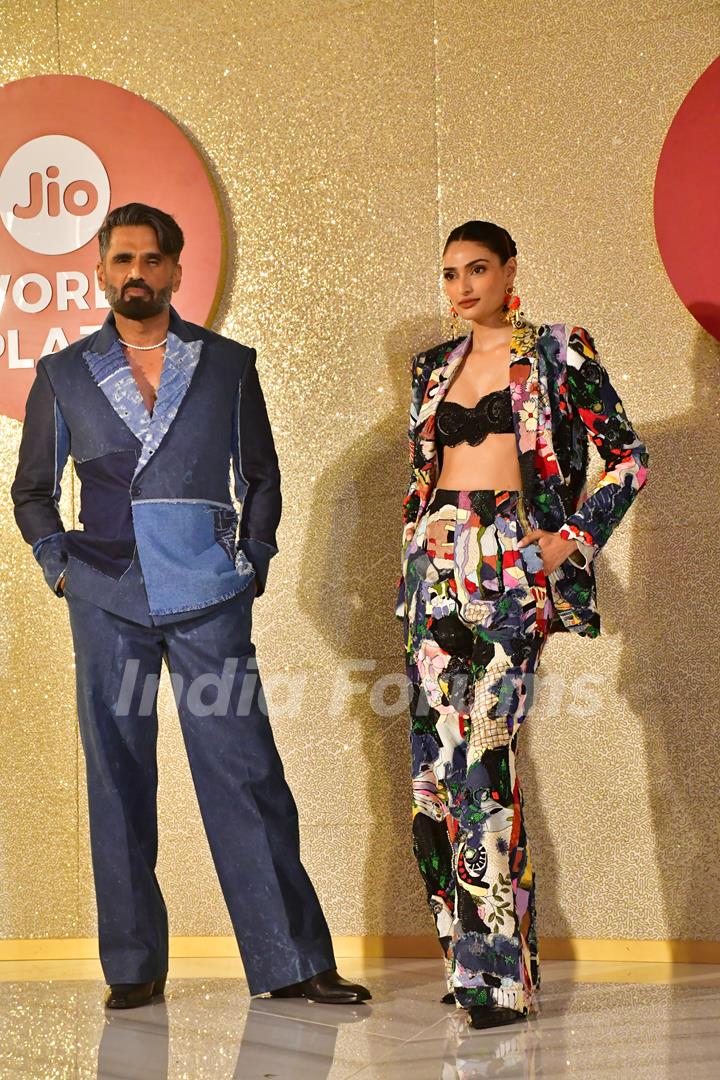 Suneil Shetty and Athiya Shetty 