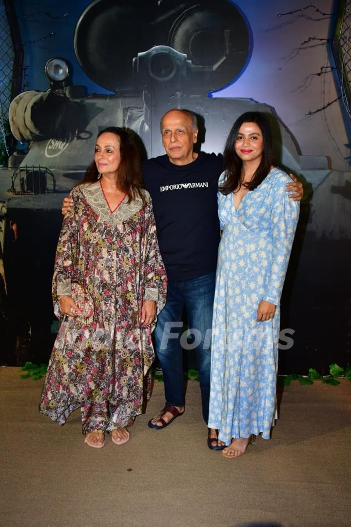 Shaheen Bhatt, Mahesh Bhatt, Soni Razdan