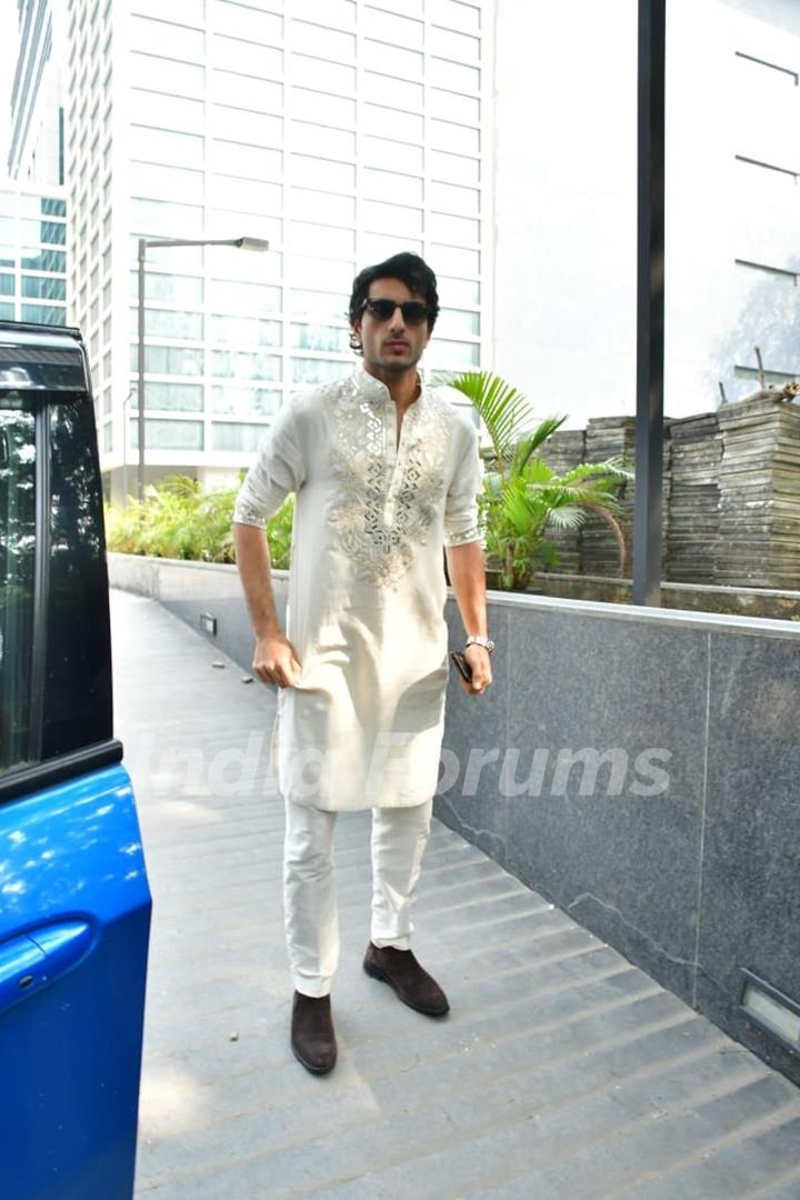 Ibrahim Ali Khan snapped at his office for Dhanteras Puja