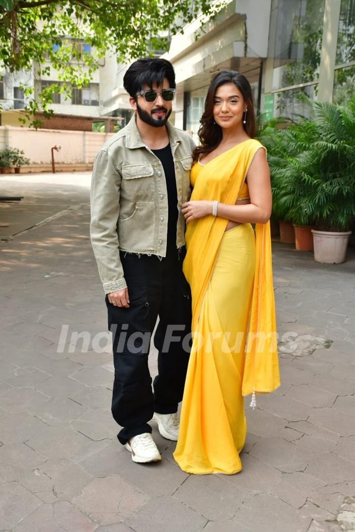  Divya Agarwal and Dheeraj Dhoopar spotted promoting Epicon’s debut OTT series Tatlubaaz