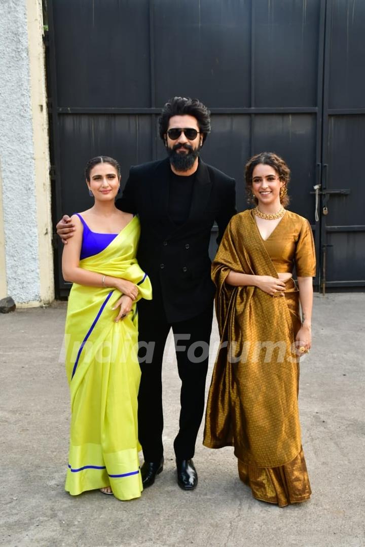 Vicky Kaushal, Sanya Malhotra and Fatima Sana Shaikh snapped promoting their upcoming film Sam Bahadur on the set of Sa Re Ga Ma Pa