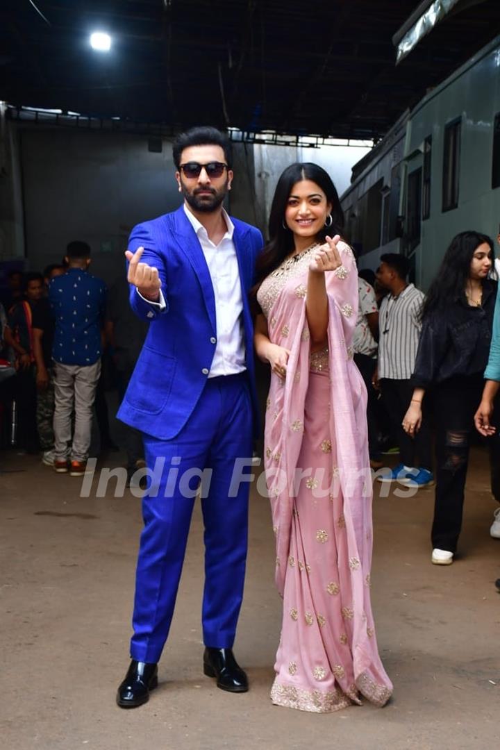 Ranbir Kapoor with Rashmika Mandanna snapped promoting their upcoming film Animal on the set of Indian Idol