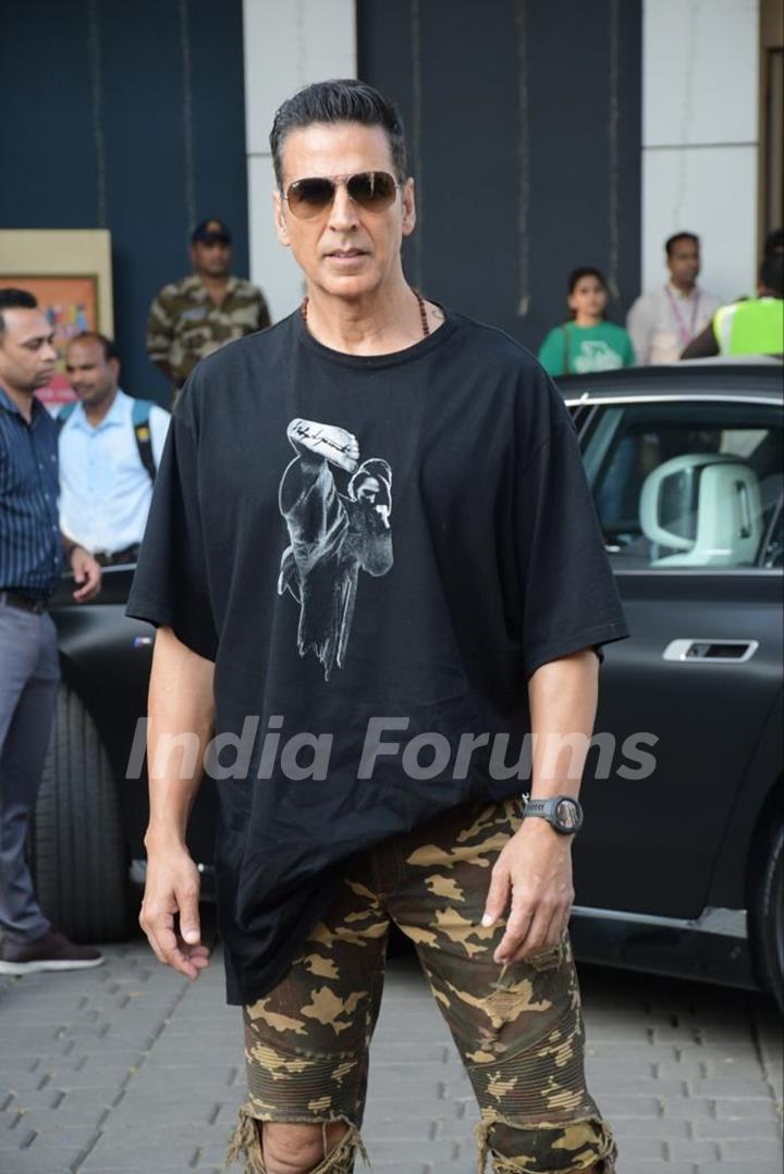 Akshay Kumar spotted at Kalina Airport