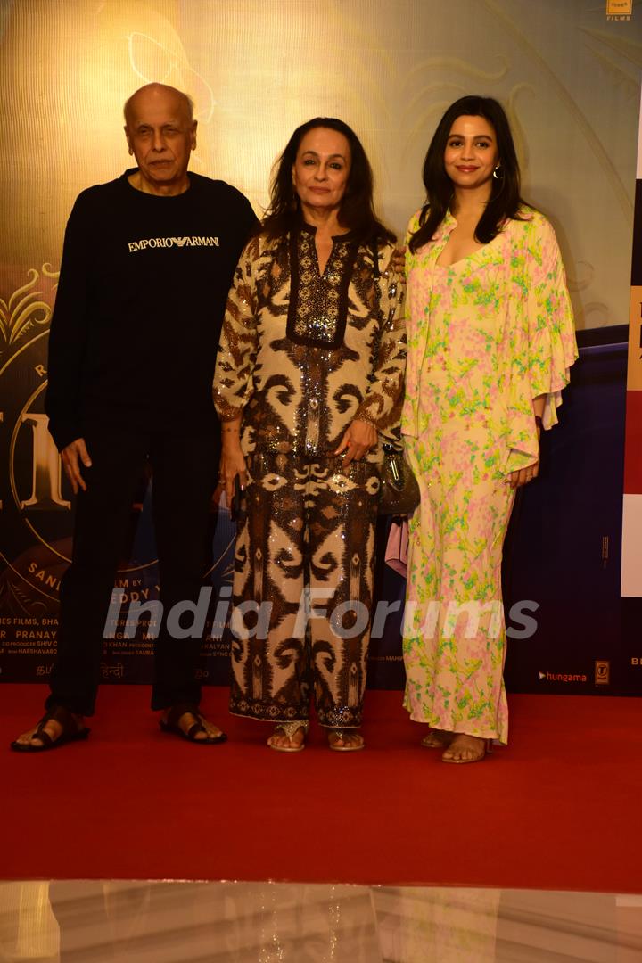 Mahesh Bhatt with family at Animal movie screening