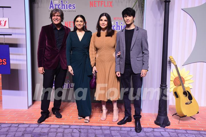 Chunky Pandey, Bhavana Pandey, Maheep Kapoor 