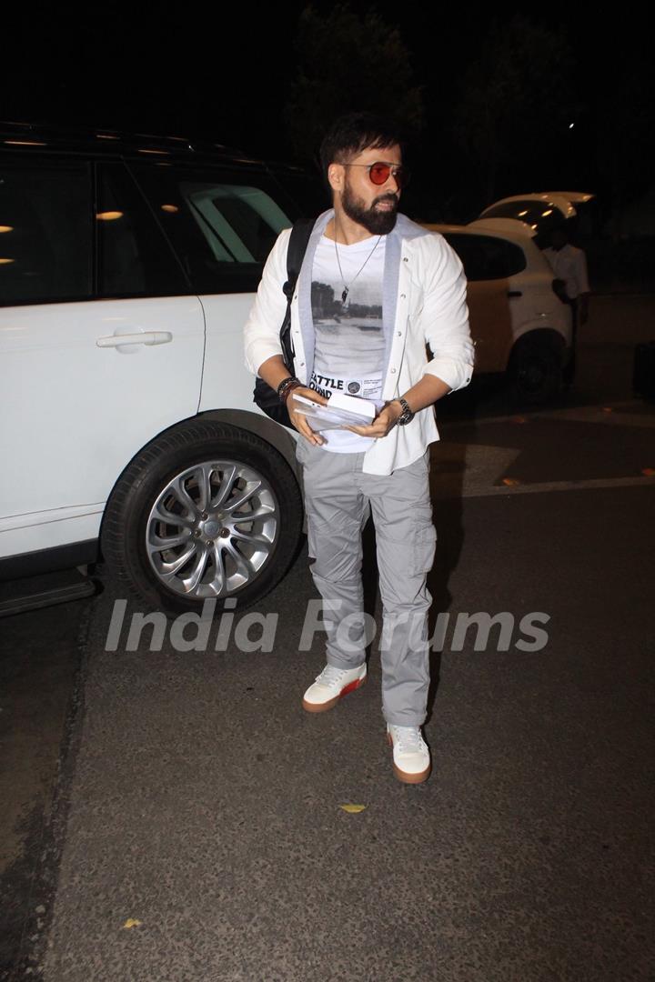 Emraan Hashmi spotted in the airport 