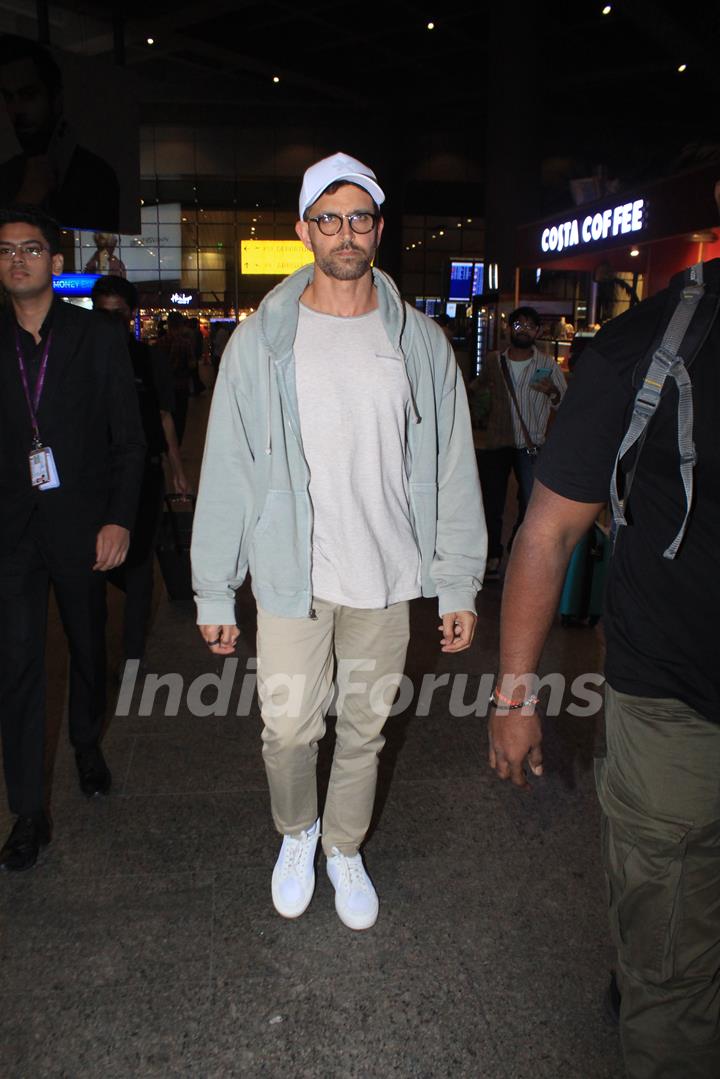 Hrithik Roshan spotted at the airport