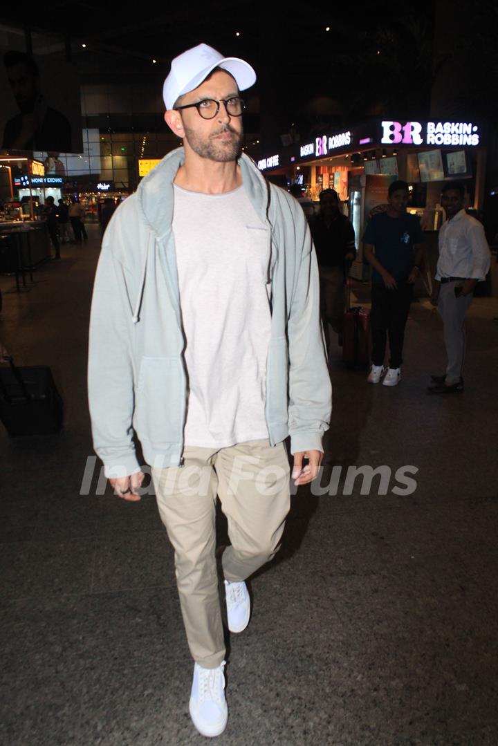 Hrithik Roshan spotted at the airport