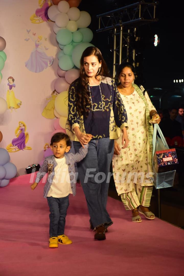 Celebrities snapped at Arpita Khan’s Daughter’s birthday 