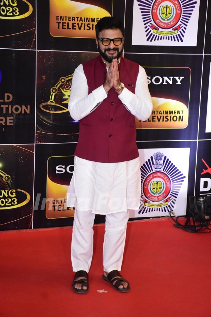 Celebrities spotted at Umang 2023