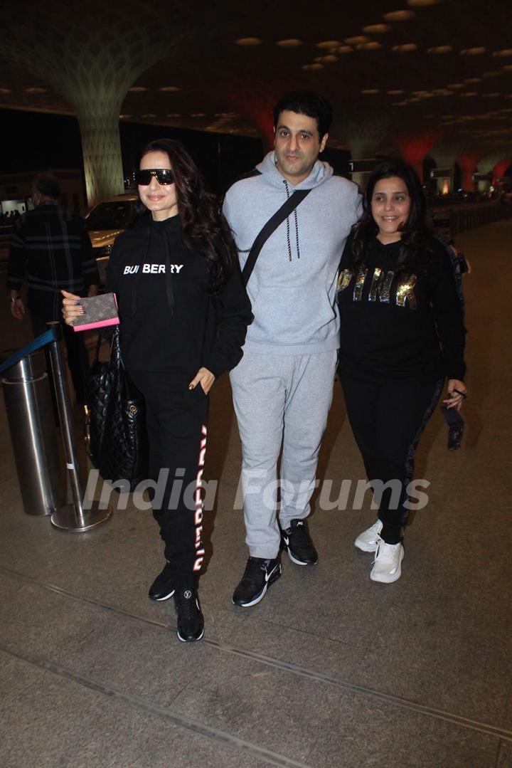 Ameesha Patel spotted at the airport