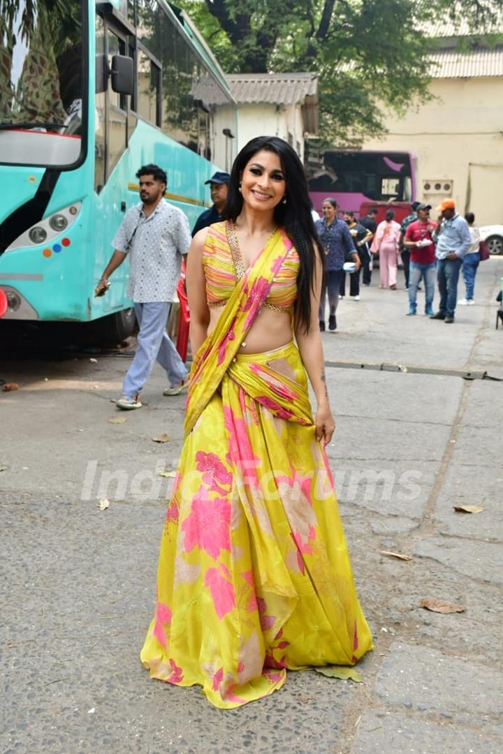 Tanishaa Mukerji spotted on the set of Jhalak Dikhhla Jaa 11