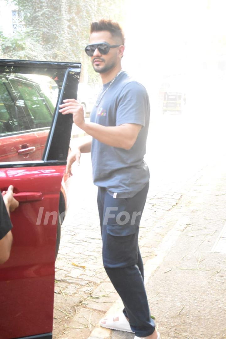 Kunal Kemmu snapped in the city 