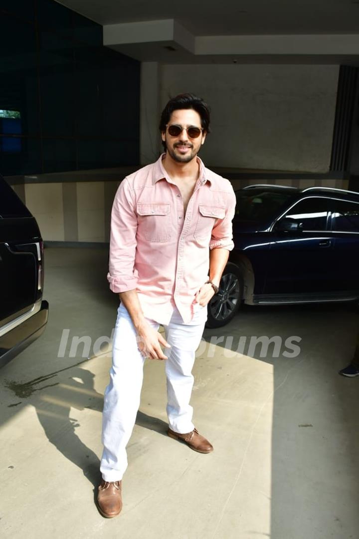 Sidharth Malhotra snapped promoting their upcoming film Indian Police Force at Kshitij Fest