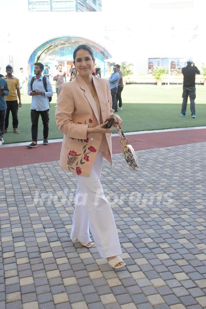 Sagarika Ghatge spotted at Jio garden event