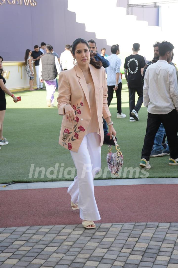 Sagarika Ghatge spotted at Jio garden event