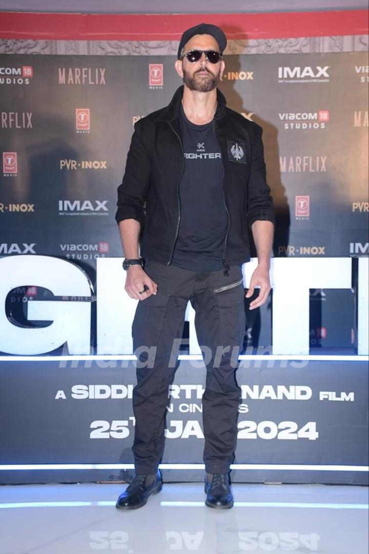Hrithik Roshan snapped at the trailer launch of Fighter
