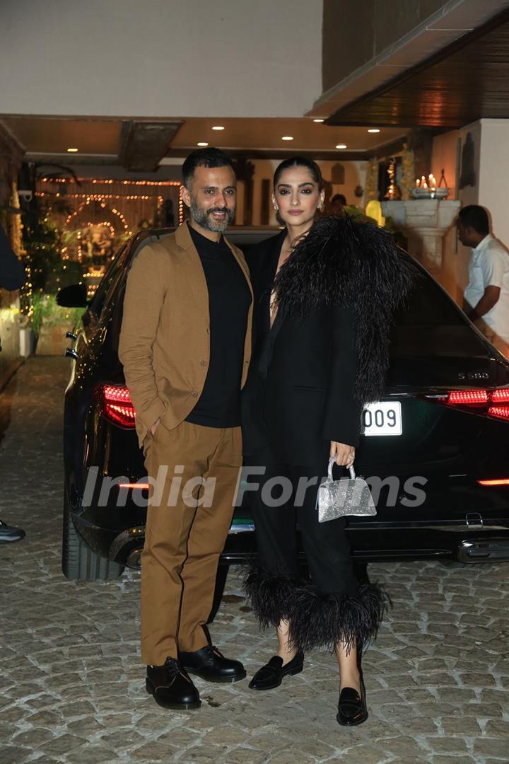 Sonam Kapoor and Anand Ahuja was spotted at the birthday bash of Javed Akhtar 