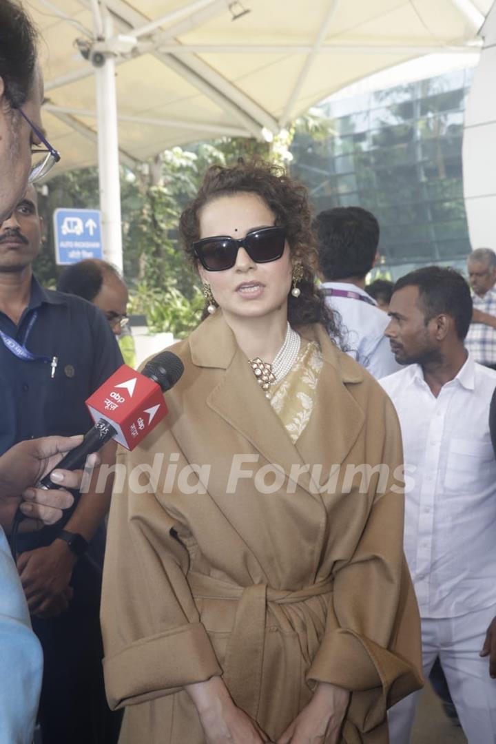 Paparazzi snap a shot of Kangana Ranaut in the city