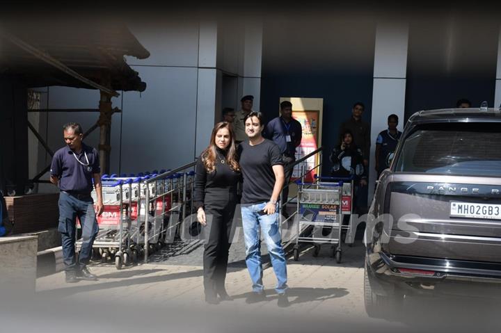 Siddharth Anand snapped at the Mumbai airport 