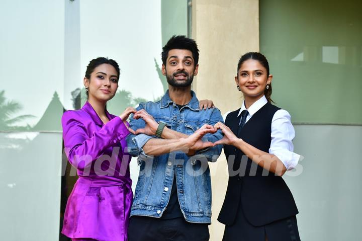 Jennifer Winget, Karan Wahi and Reem Shaikh snapped promoting Raisinghani vs Raisinghani at JW Marriott, Juhu