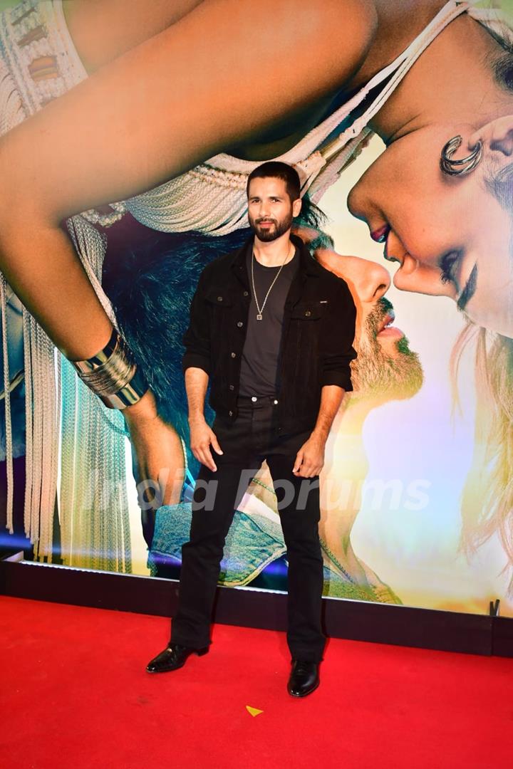 Shahid Kapoor grace the premiere of Teri Baaton Mein Aisa Uljha Jiya