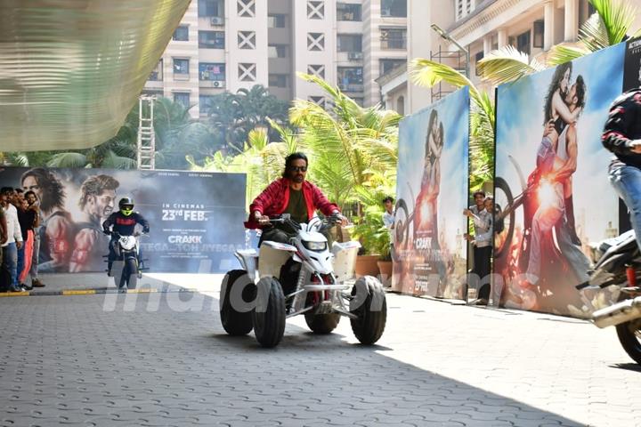 Arjun Rampal snapped at Crakk – Jeetegaa… Toh Jiyegaa trailer launch