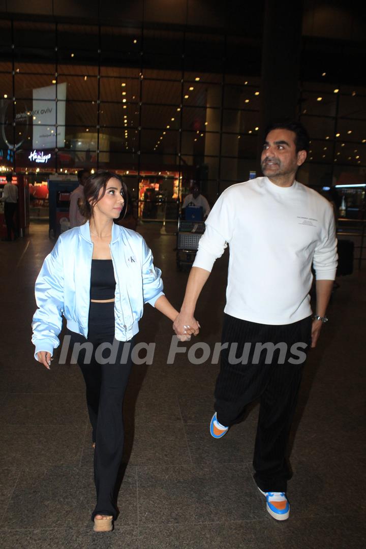 Arbaaz Khan with wife snapped at airport